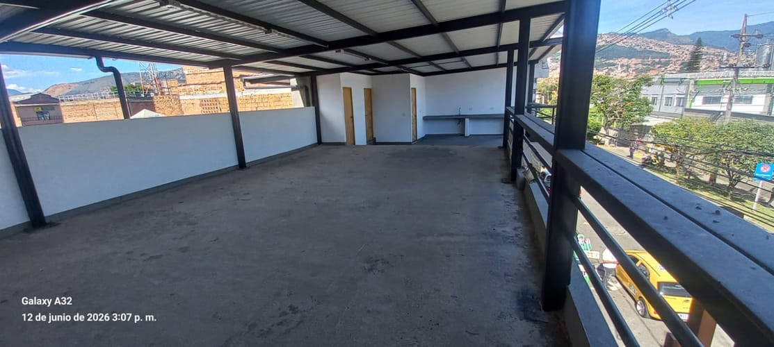 Local en arriendo en Caribe, Medellín, 120 m² · foto 4 de 12