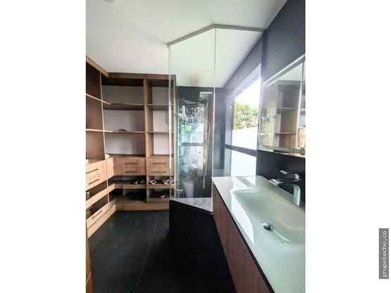 Casa de 5 alcobas en venta en Guayabal, Medellín, 261 m² · foto 8 de 21