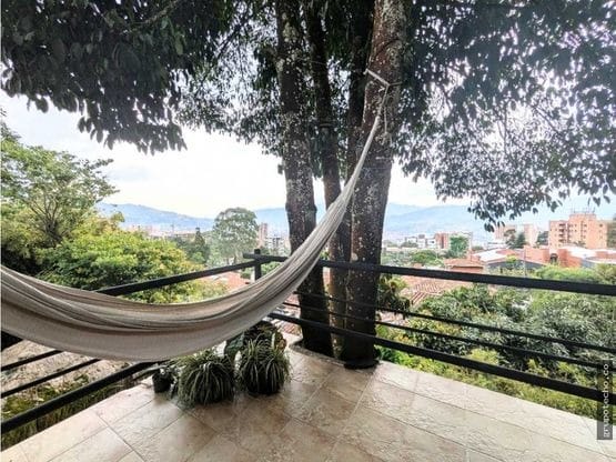 Casa de 5 alcobas en venta en Guayabal, Medellín, 261 m² · foto 13 de 21