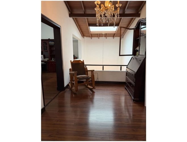 Casa de 5 alcobas en venta en Laureles, Medellín, 252 m² · foto 7 de 15