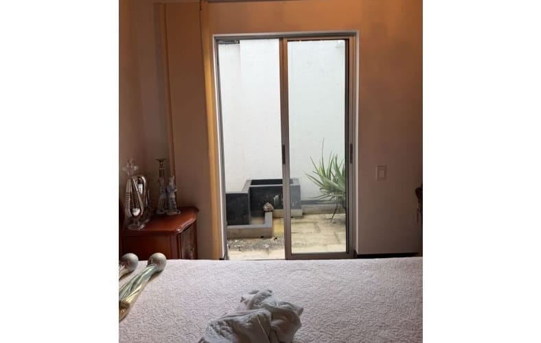 Casa de 5 alcobas en venta en Laureles, Medellín, 252 m² · foto 10 de 15