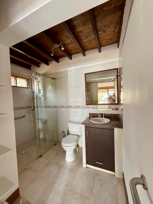 Casa de 4 alcobas en venta en La Clara, Guarne, 250 m² · foto 6 de 24