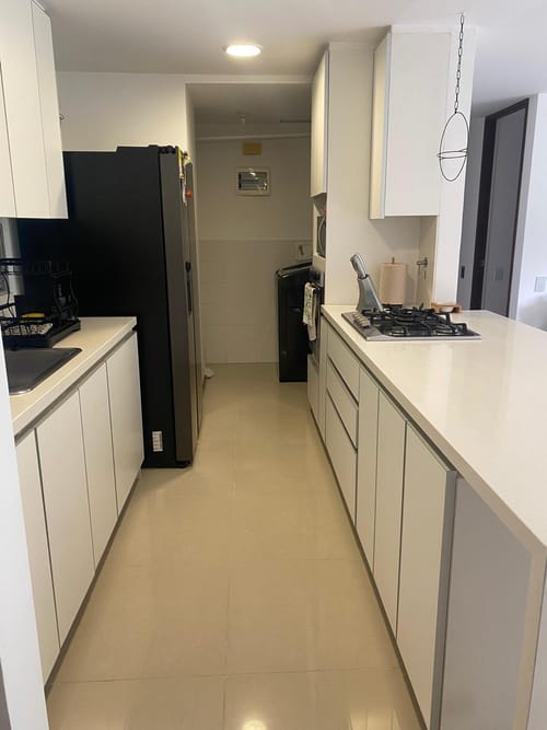 Apartamento de 2 alcobas en venta en El Poblado, Medellín, 94 m² · foto 2 de 18