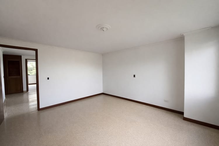 Apartamento de 4 alcobas en venta en El Poblado, Medellín, 136 m² · foto 3 de 12