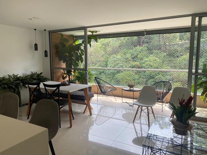 Apartamento de 2 alcobas en venta en El Poblado, Medellín, 94 m² · foto 5 de 18