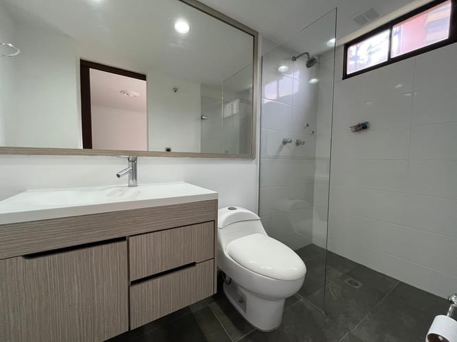 Apartamento de 4 alcobas en venta en El Poblado, Medellín, 136 m² · foto 12 de 12