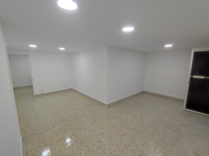 Local en venta en La Candelaria, Medellín, 74 m² · foto 3 de 20