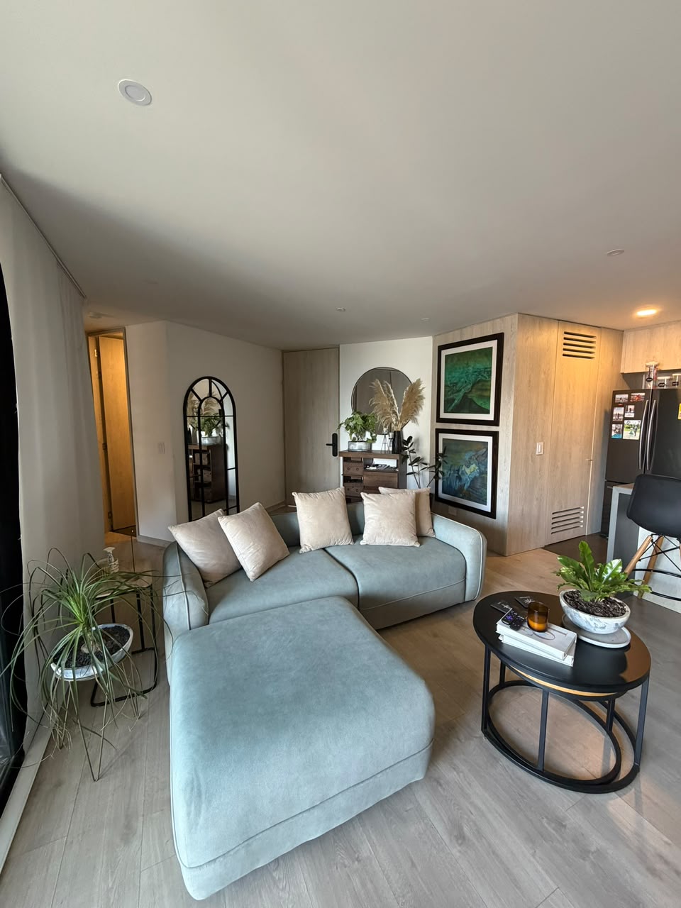 Apartamento en arriendo en El Poblado, Medellín · foto 3 de 24