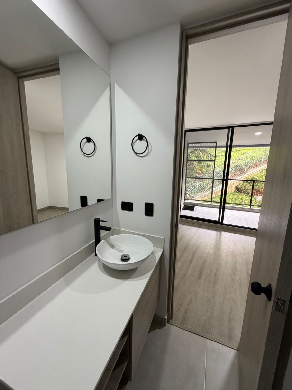 Apartamento en venta en Loma Del Escobero, Envigado · foto 3 de 8