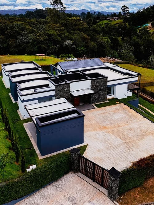 Casa de 4 alcobas en venta en La Sonadora, El Carmen de Viboral, 520 m² · foto 3 de 24