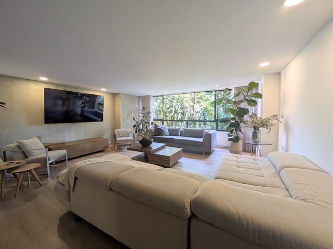 Apartamento de 3 alcobas en venta en El Castillo, Medellín, 143 m² · foto 11 de 11