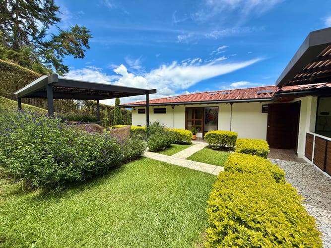 Finca en venta en Aldana, El Carmen de Viboral, 160 m² · foto 2 de 19