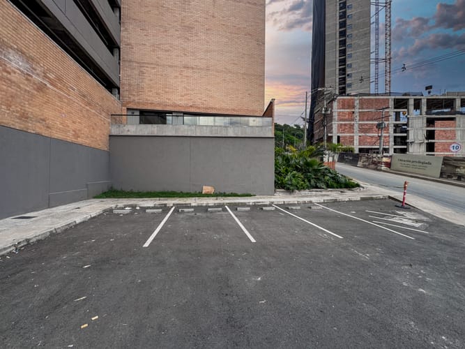 Local en arriendo en Asomadera No.2, Medellín, 231 m² · foto 9 de 12
