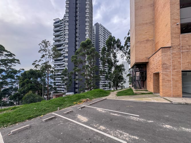 Local en arriendo en Asomadera No.2, Medellín, 231 m² · foto 10 de 12