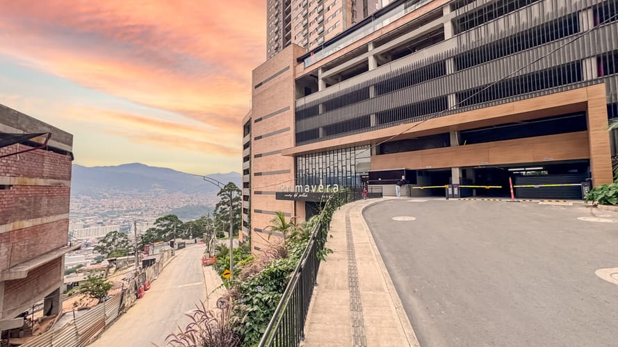Local en arriendo en Asomadera No.2, Medellín, 231 m² · foto 11 de 12