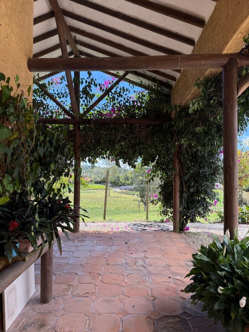 Casa de 5 alcobas en venta en El Higueron, Rionegro, 300 m² · foto 4 de 14