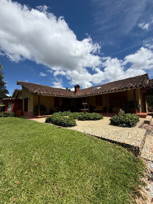 Casa de 5 alcobas en venta en El Higueron, Rionegro, 300 m² · foto 6 de 14