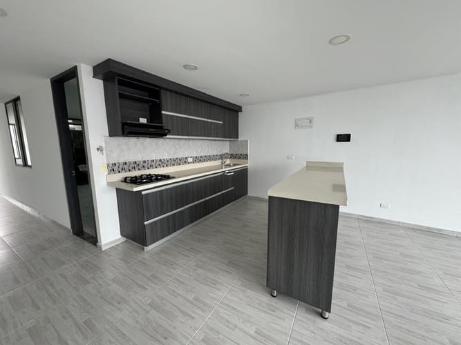 Apartamento en venta en La Castellana, Medellín · foto 6 de 18