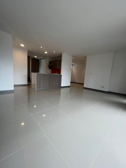 Apartamento de 3 alcobas en venta en Villa Carlota, Medellín, 121 m² · foto 2 de 24