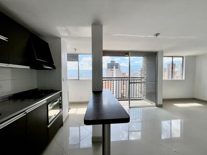 Apartamento de 2 alcobas en venta en Entreamigos, Sabaneta, 62 m² · foto 2 de 14