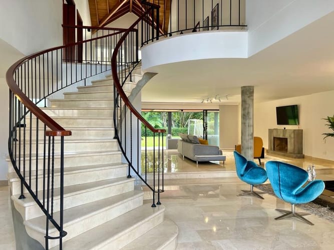 Casa de 6 alcobas en venta en El Tesoro, Medellín, 900 m² · foto 5 de 24