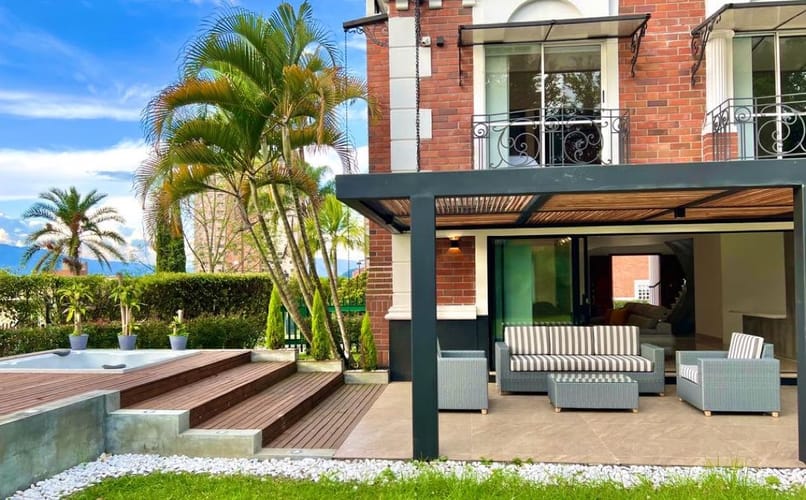 Casa de 6 alcobas en venta en El Tesoro, Medellín, 900 m² · foto 10 de 24