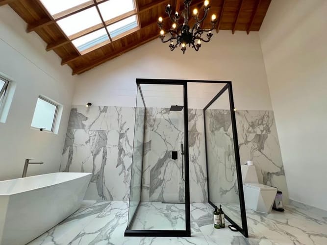 Casa de 6 alcobas en venta en El Tesoro, Medellín, 900 m² · foto 16 de 24