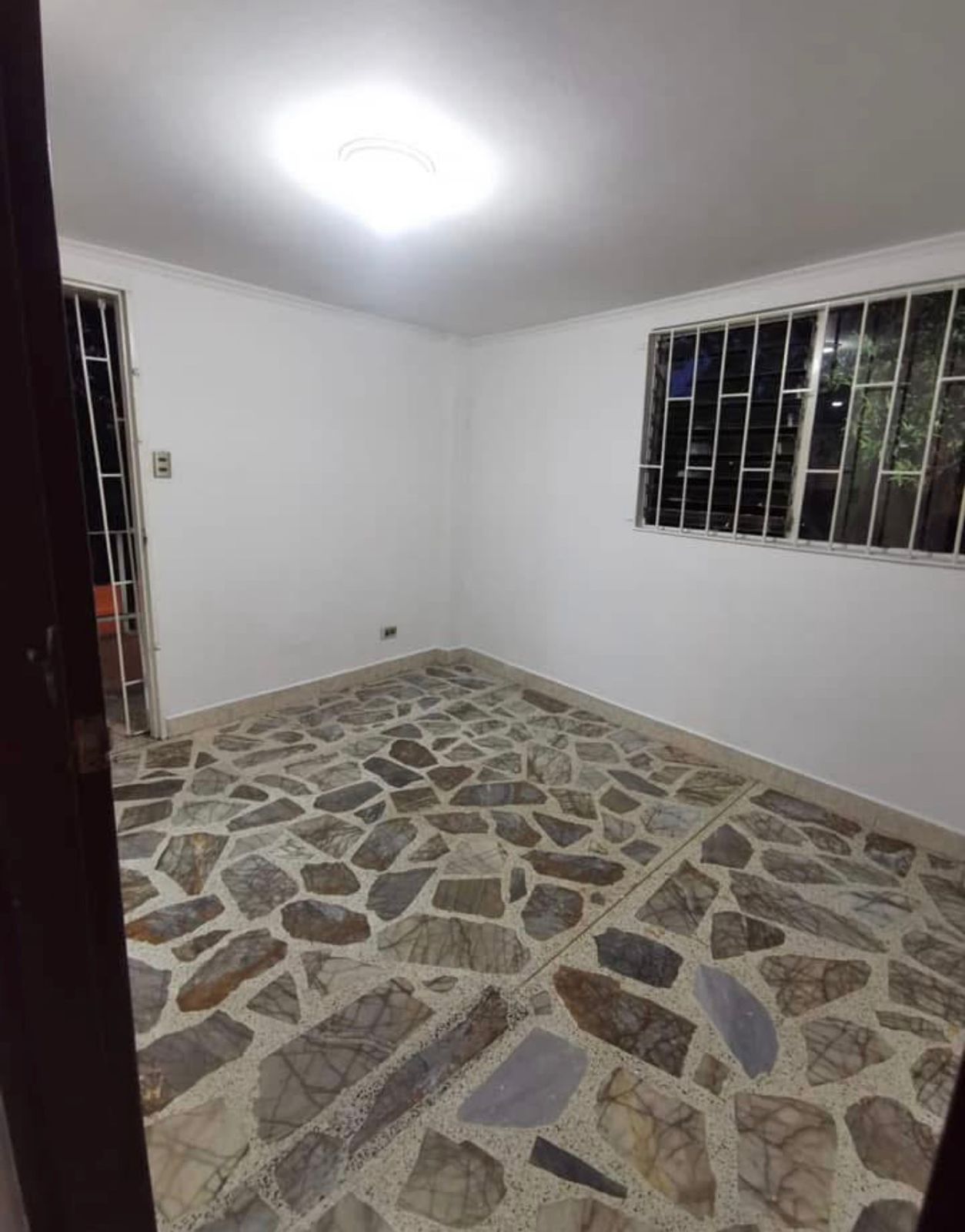 Apartamento en venta en La Almeria, Medellín · foto 6 de 13