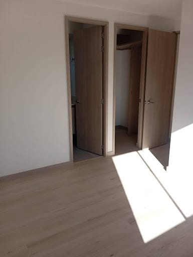 Apartamento de 3 alcobas en venta en El Porvenir, Rionegro, 73 m² · foto 4 de 7