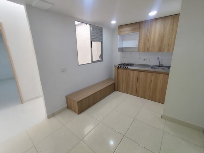 Casa de 4 alcobas en venta en San Martin, Bello, 65 m² · foto 3 de 16