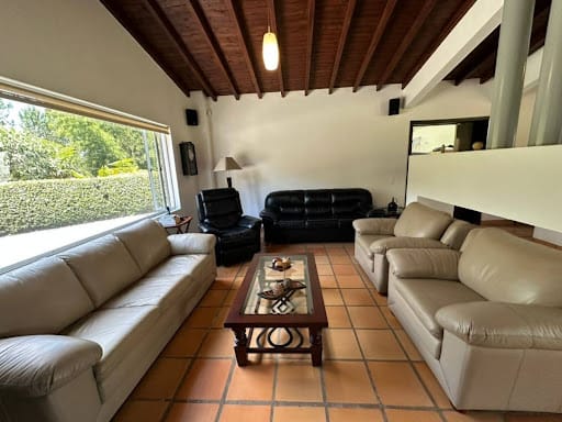 Casa de 6 alcobas en venta en Guarne, 400 m² · foto 6 de 17