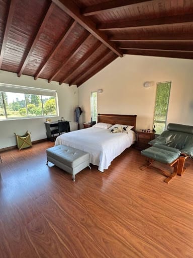 Casa de 6 alcobas en venta en Guarne, 400 m² · foto 9 de 17