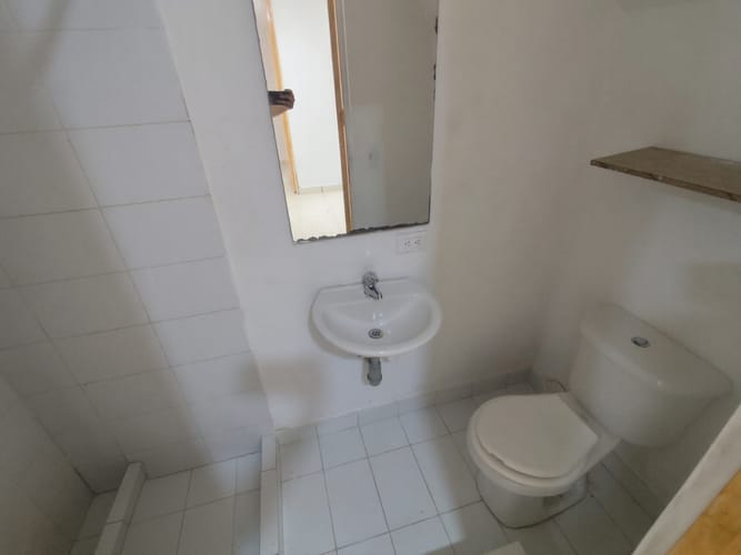 Casa de 4 alcobas en venta en San Martin, Bello, 65 m² · foto 9 de 16