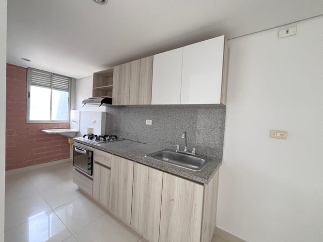 Apartamento de 3 alcobas en venta en Las Lomitas, Sabaneta, 67 m² · foto 3 de 15