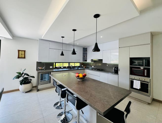 Casa de 3 alcobas en venta en El Porvenir, Rionegro, 230 m² · foto 2 de 13