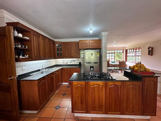Casa de 3 alcobas en venta en El Porvenir, Rionegro, 381 m² · foto 3 de 20