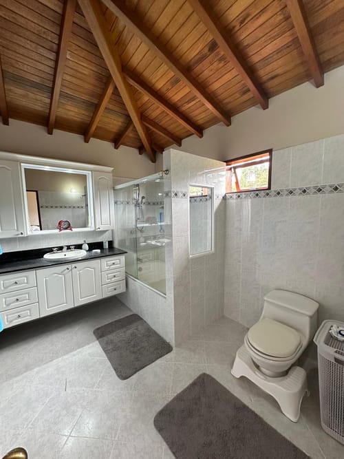 Casa de 3 alcobas en venta en El Porvenir, Rionegro, 381 m² · foto 11 de 20