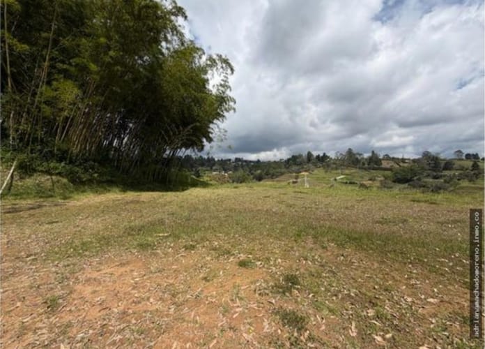 Lote en venta en El Porvenir, Rionegro, 2404 m² · foto 3 de 5