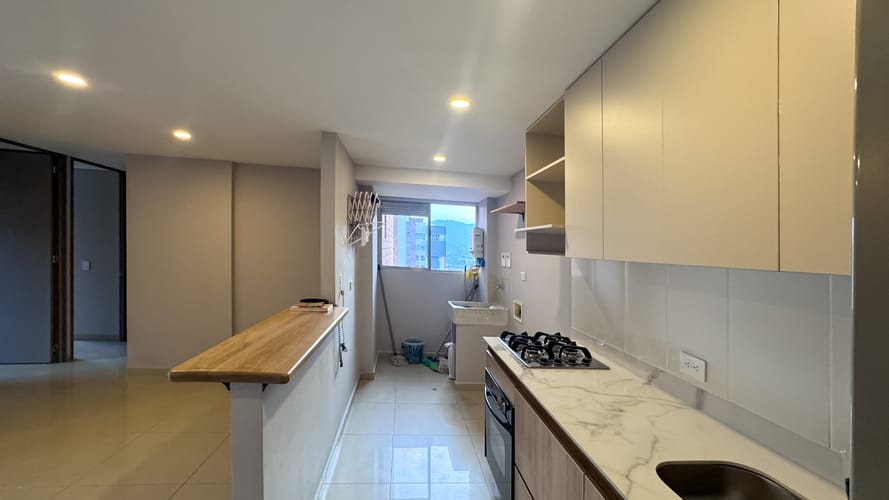 Apartamento de 3 alcobas en arriendo en Lalinde, Medellín, 103 m² · foto 5 de 18