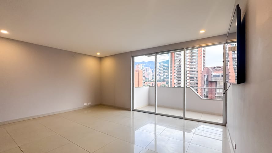 Apartamento de 3 alcobas en arriendo en Lalinde, Medellín, 103 m² · foto 8 de 18