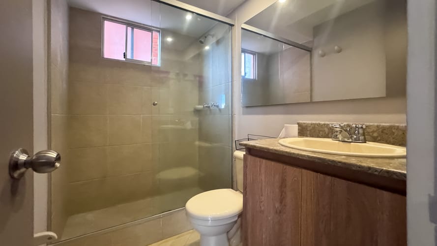 Apartamento de 3 alcobas en arriendo en Lalinde, Medellín, 103 m² · foto 11 de 18
