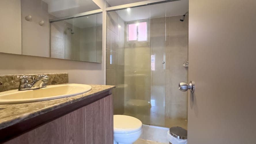 Apartamento de 3 alcobas en arriendo en Lalinde, Medellín, 103 m² · foto 12 de 18