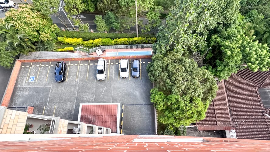 Apartamento de 3 alcobas en arriendo en Lalinde, Medellín, 103 m² · foto 16 de 18