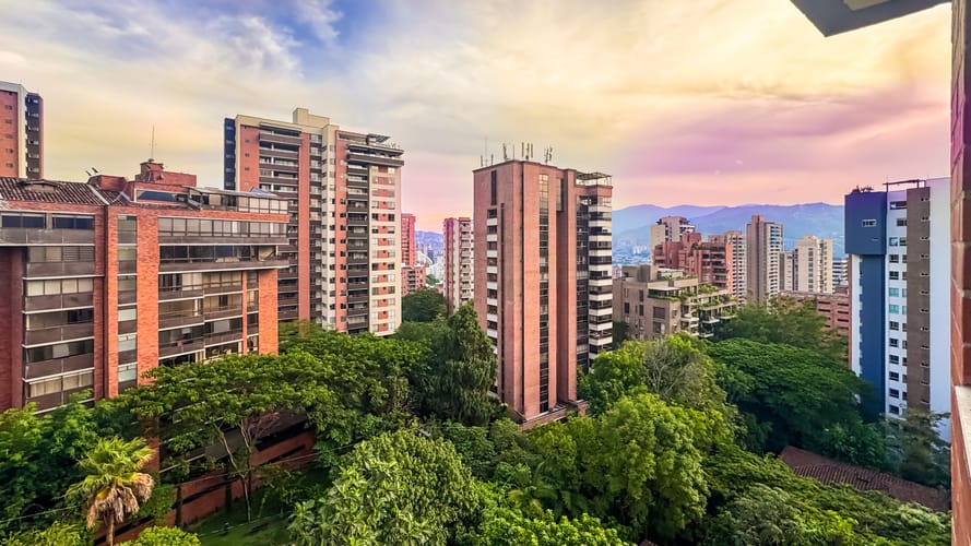 Apartamento de 3 alcobas en arriendo en Lalinde, Medellín, 103 m² · foto 17 de 18