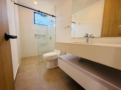 Casa de 4 alcobas en venta en El Porvenir, Rionegro, 250 m² · foto 8 de 16