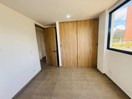 Casa de 4 alcobas en venta en El Porvenir, Rionegro, 250 m² · foto 10 de 16