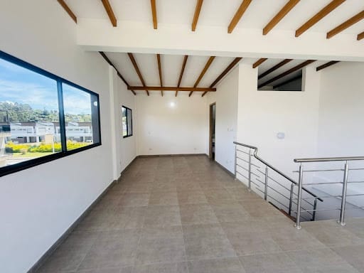 Casa de 4 alcobas en venta en El Porvenir, Rionegro, 250 m² · foto 12 de 16