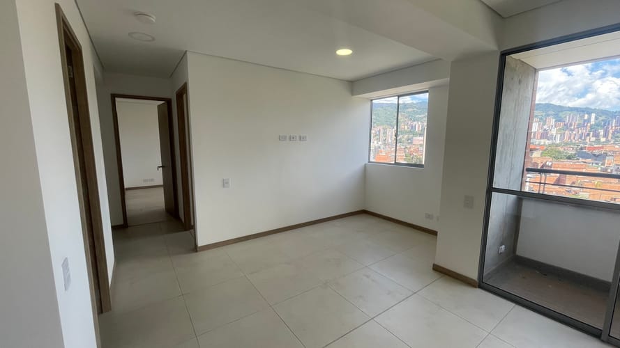 Apartamento en venta en Santa Maria No. 3, Itagüí · foto 2 de 18