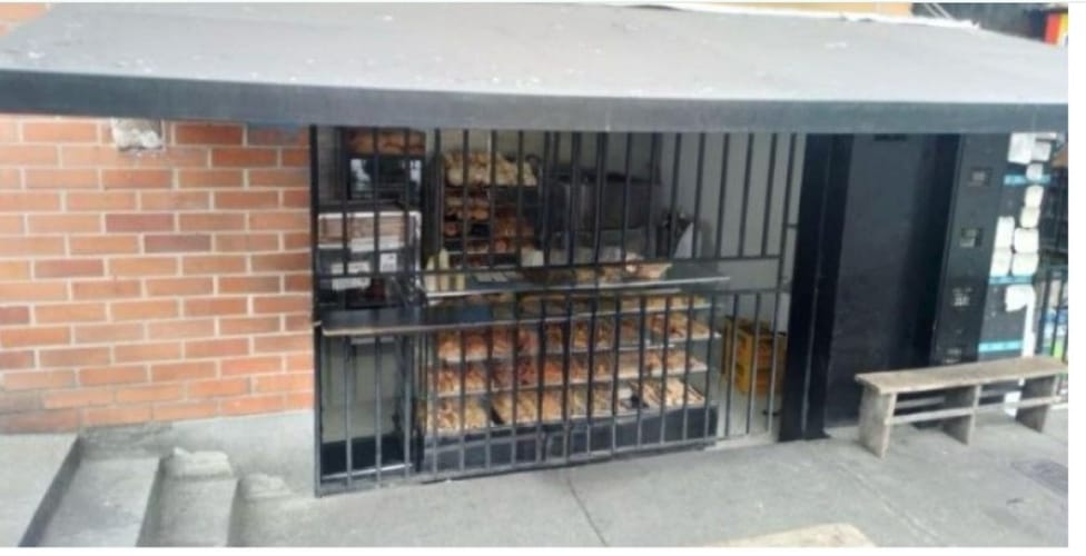 Local en venta en La América, Medellín, 64 m² · foto 3 de 5