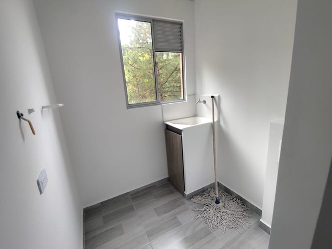 Apartamento de 2 alcobas en venta en Buenavista, Bello, 80 m² · foto 4 de 12